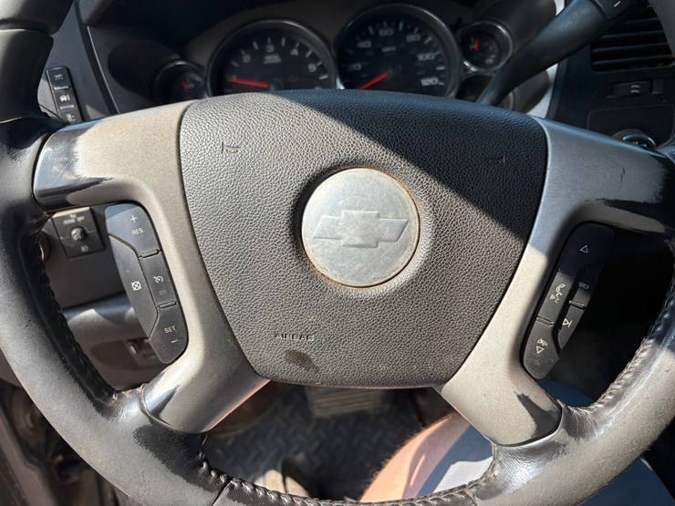 2010-chevrolet-silverado-2500-image-41