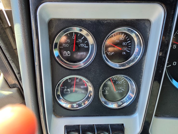 2018-kenworth-t800-image-81