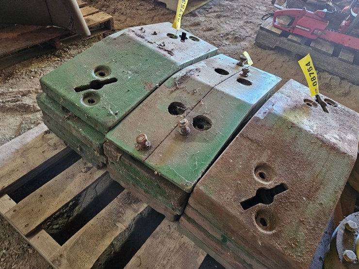 #8752-•-john-deere-front-slab-weights-image-4