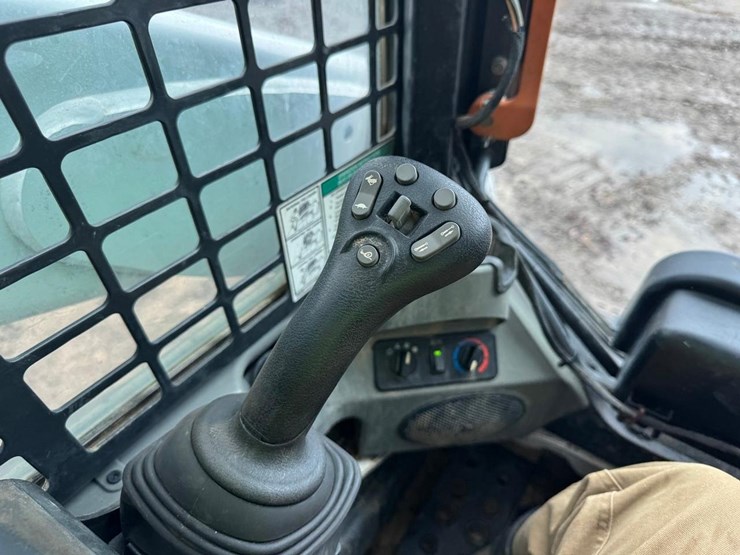 2016-bobcat-t650-image-28