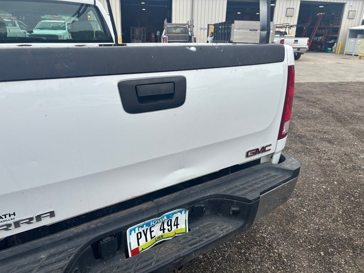 2006-gmc-2500-image-51