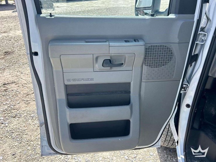 2023-ford-e350-image-20