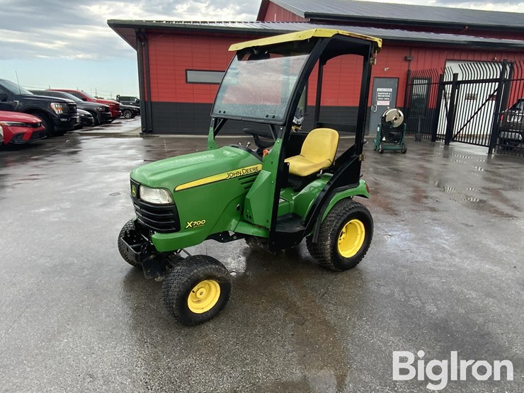2009-john-deere-x700-image-1