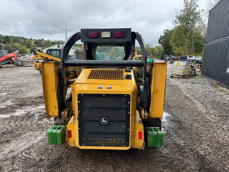 john-deere-325-image-5