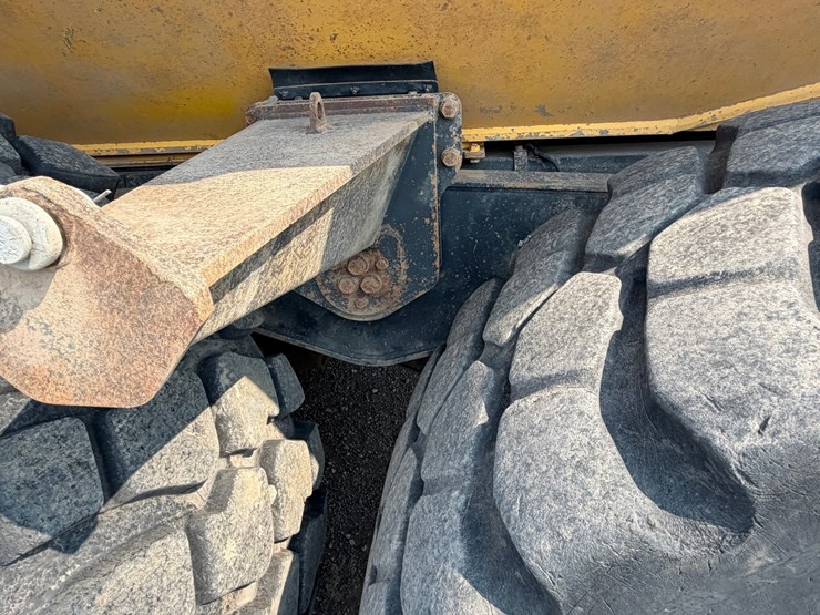 2016-komatsu-hm400-5-image-70