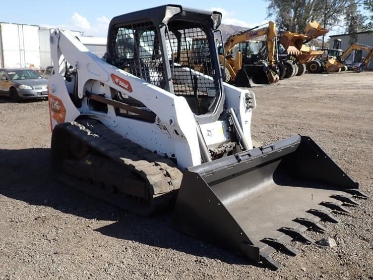 2023-bobcat-t770-image-2