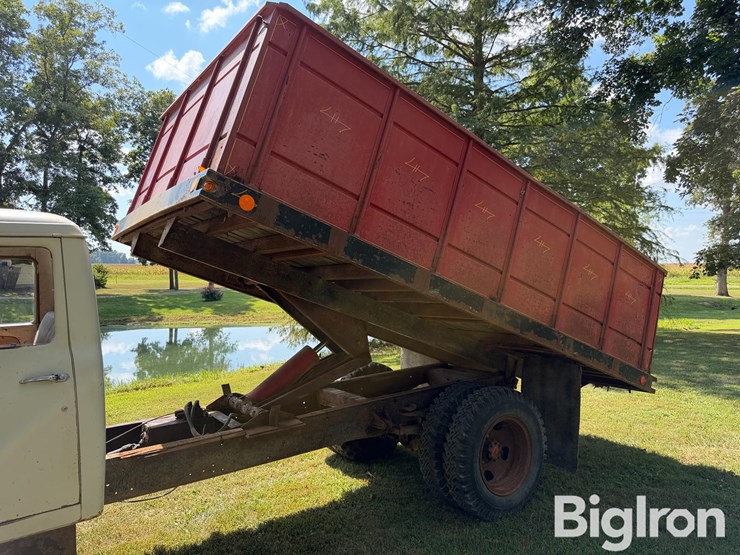 1968-international-loadstar-image-11