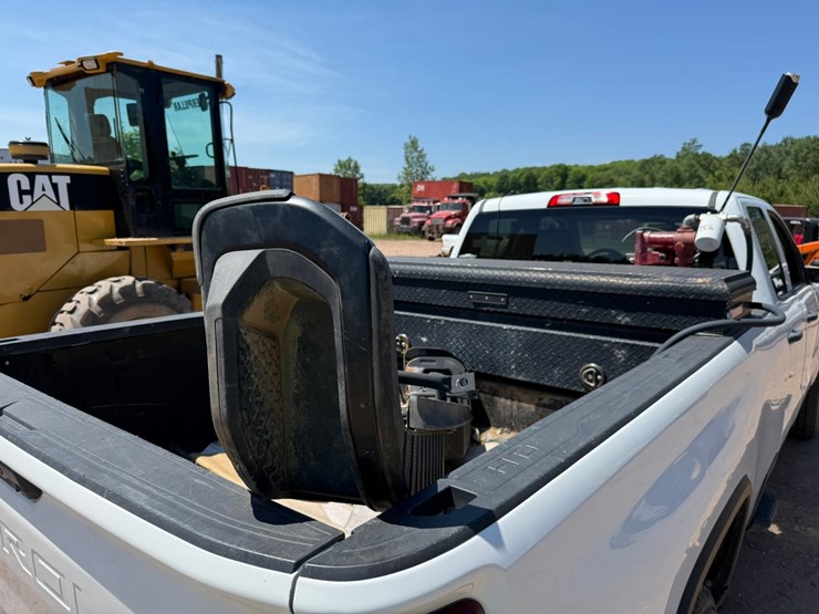 2019-chevrolet-2500hd-image-31