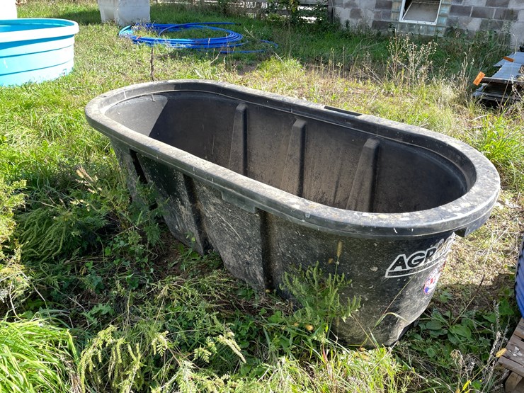 #1637-•-behlen-150-gallon-stock-tank-image-1
