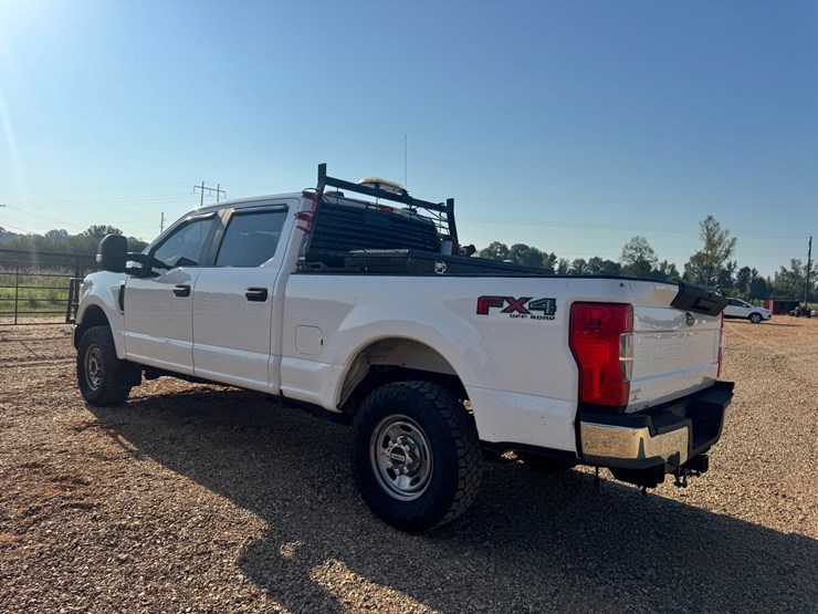 2020-ford-f250-xl-image-3