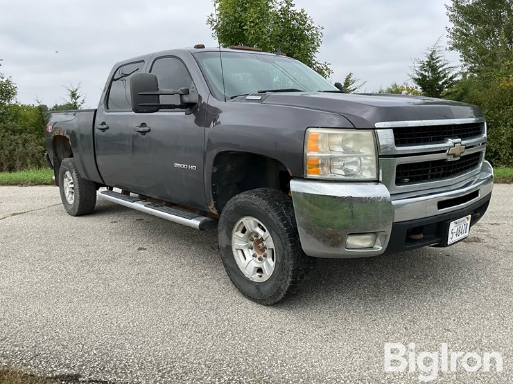 2010-chevrolet-silverado-2500hd-image-3