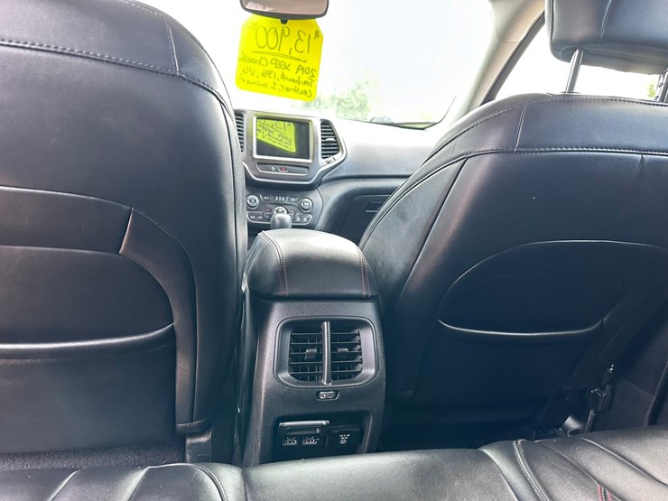 2019-jeep-cherokee-image-24