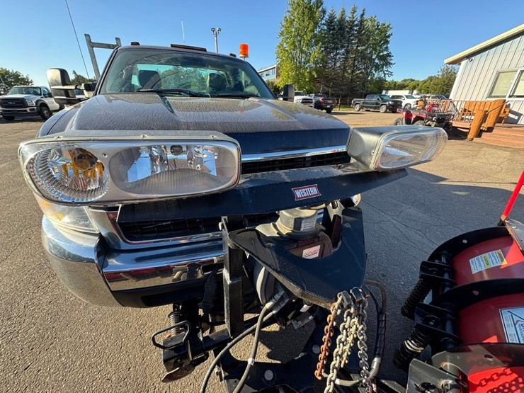 2008-chevrolet-3500hd-image-31