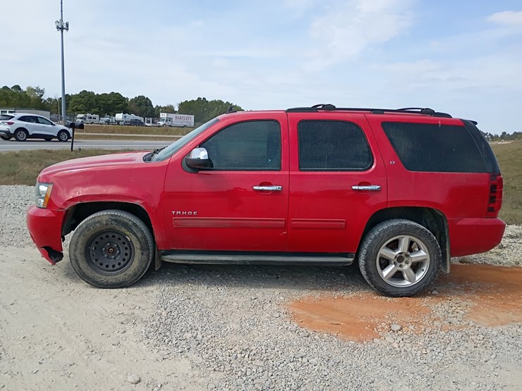2013-chevrolet-tahoe-image-3