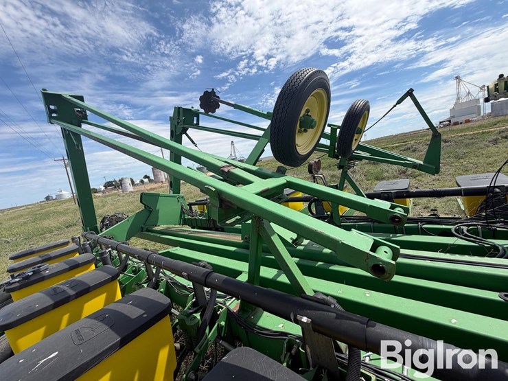 john-deere-1770-image-11