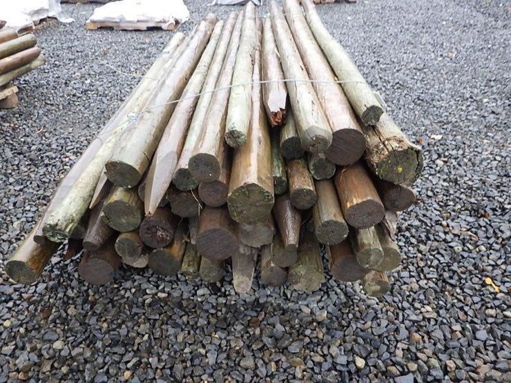 round-wooden-fence-posts-8'l-image-5