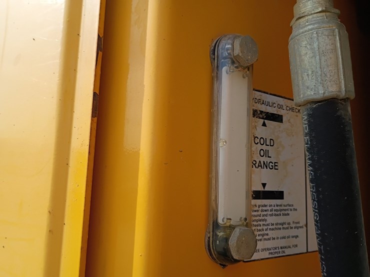 2008-deere-670d-image-60
