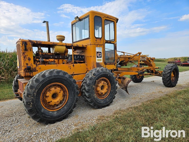 1971-caterpillar-120-image-5