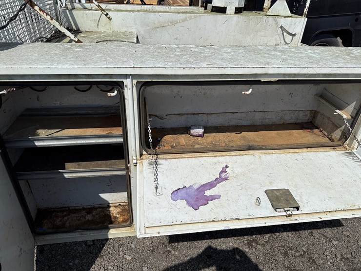 #6089-•-8'-altec-service-bed-image-9