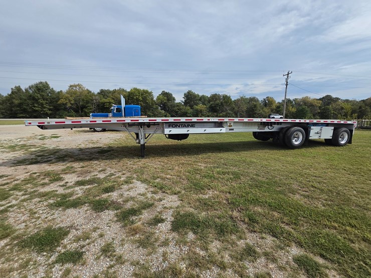 2023-fontaine-flat-bed-trailer-image-4