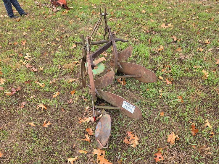 #25270-•-ferguson-2-bottom-plow-image-4