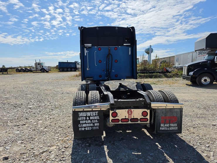 2003-kenworth-w900-image-16