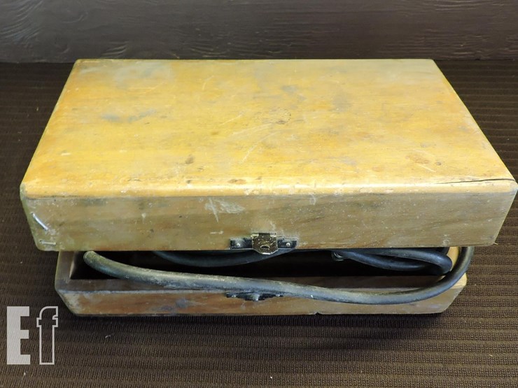 vintage-dremel-in-original-wooden-box,-working-image-2