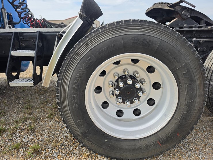 2006-peterbilt-379-image-137