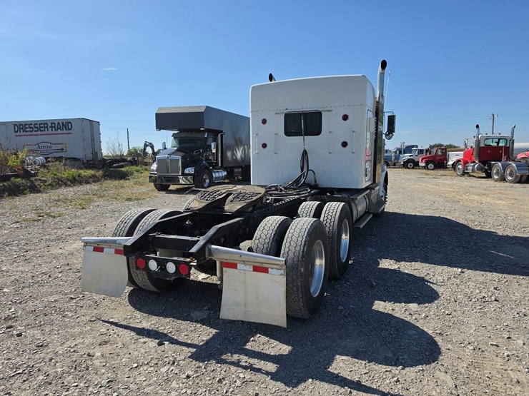 2018-kenworth-t800-image-19