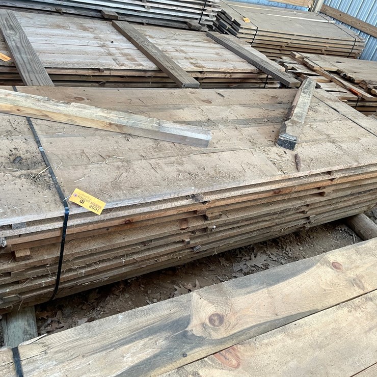 #1668 • Bundle of Pine Boards