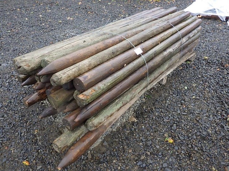 round-wooden-fence-posts-8'l-image-1