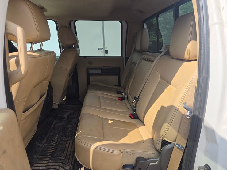 2013-ford-f250-lariat-image-38
