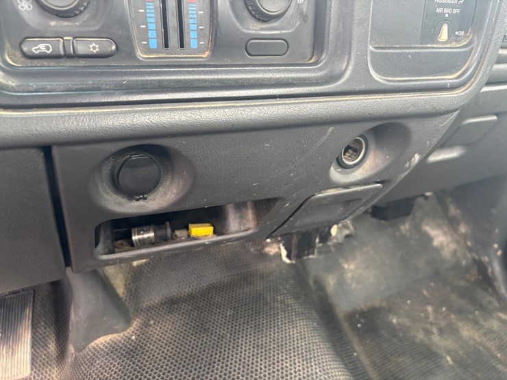 2006-gmc-2500-image-38