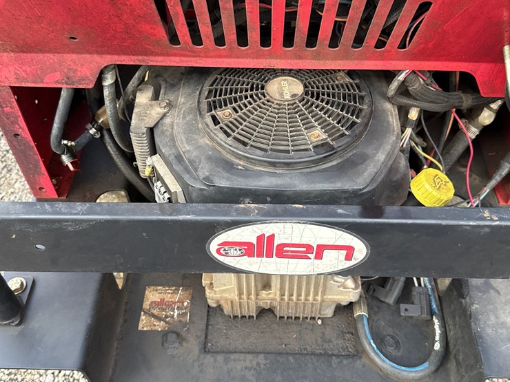 #2079-•-allen-at16-track-mud-buggy-image-7