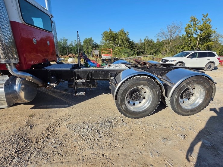 2006-peterbilt-378-image-74