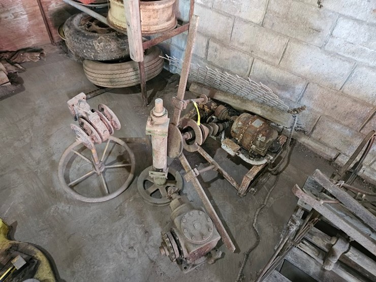 #8778-•-pump,-gear-box,-&-misc-items-image-1