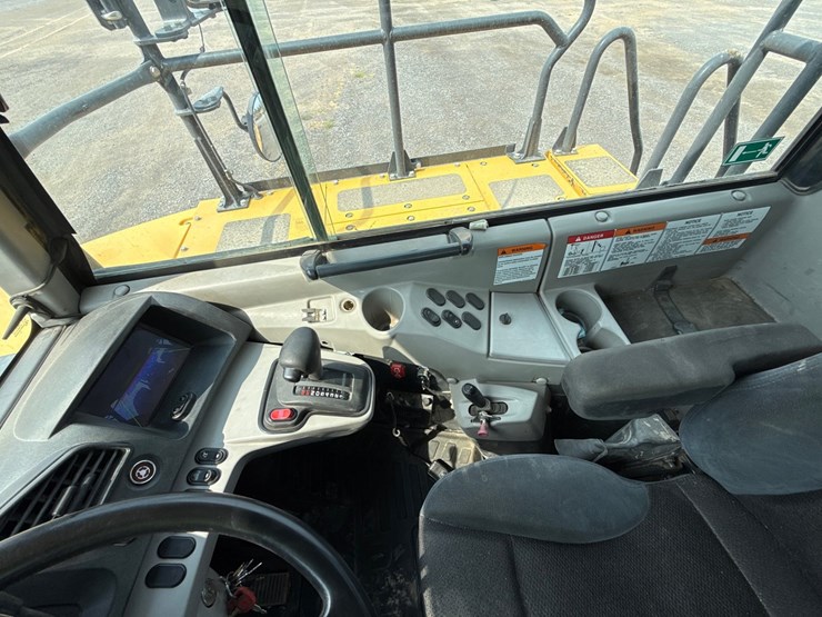 2018-komatsu-hm400-5-image-46