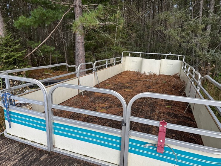 #3286-•-pontoon-boat-image-6