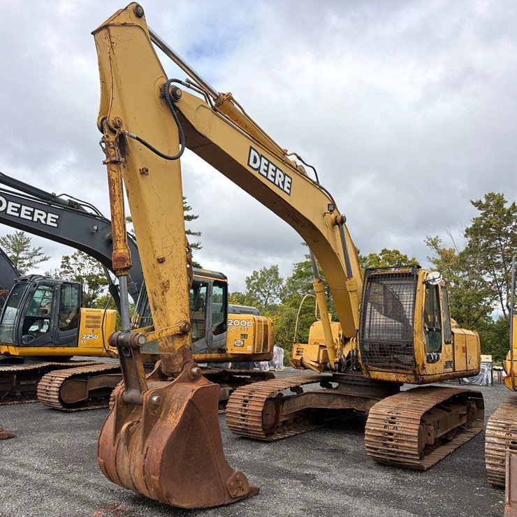 DEERE 200D LC