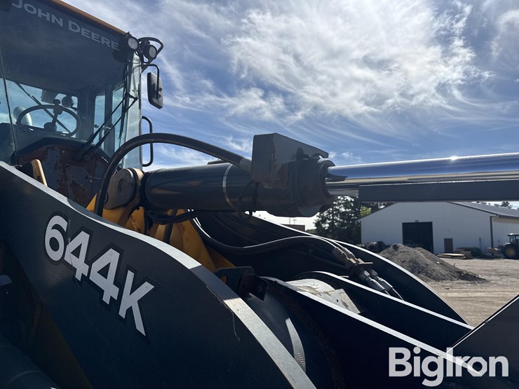 2011-deere-644k-image-9