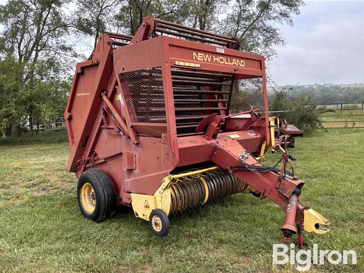new-holland-851-image-3