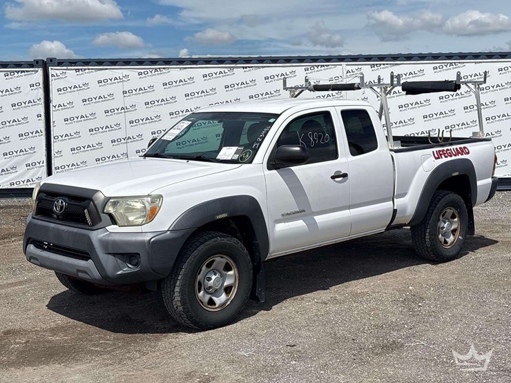 2014-toyota-tacoma-image-1