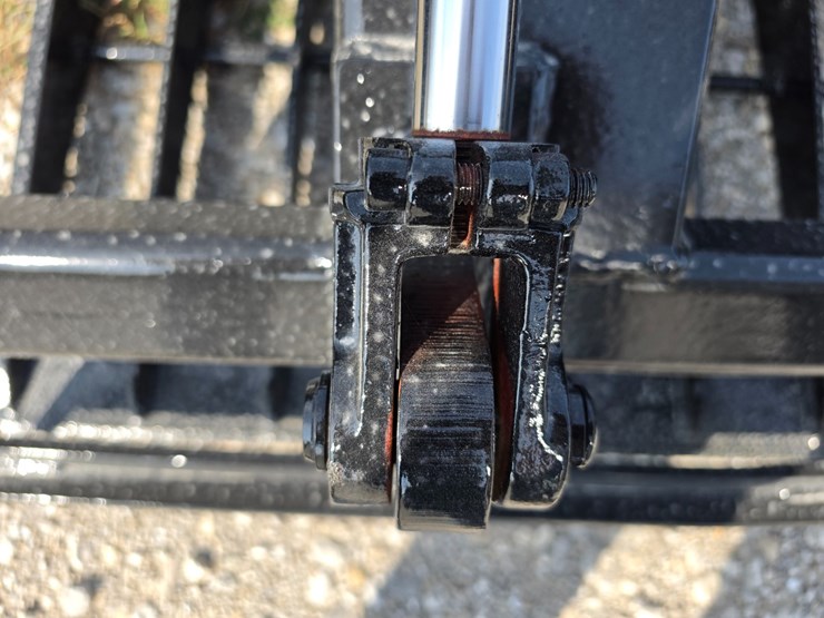 #25302-•-skid-steer-brush-grapple-image-8