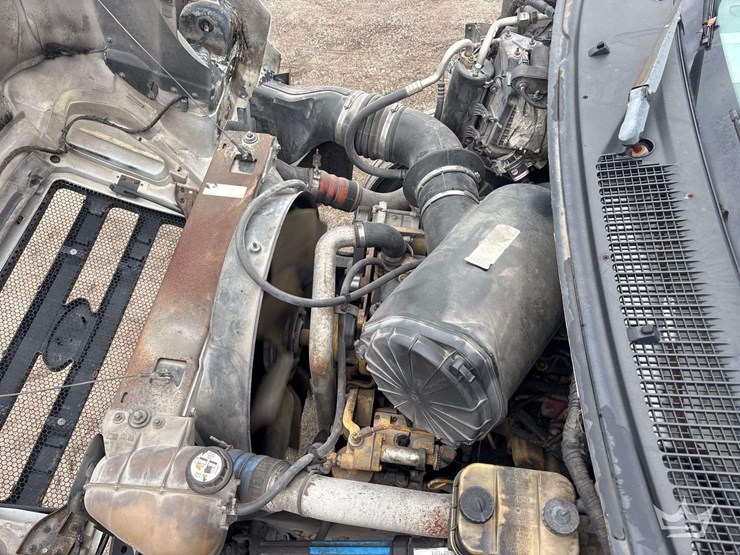 2004-ford-f650-image-8