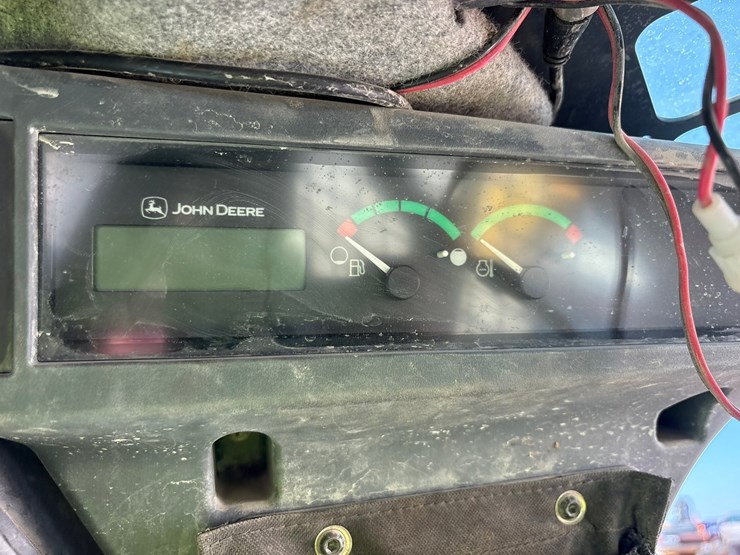 2021-deere-330g-image-44