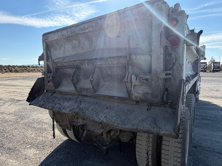 #2532-•-kenworth-w928-tandem-axle-dump-truck-image-29