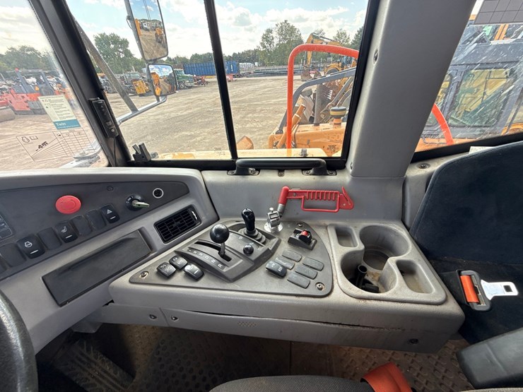 2020-volvo-a45g-image-50
