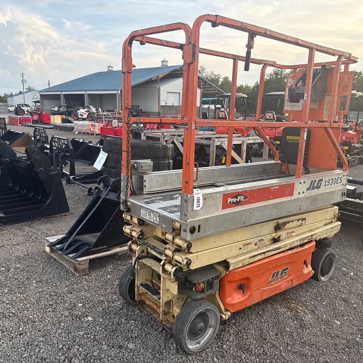 2004 JLG 1930ES