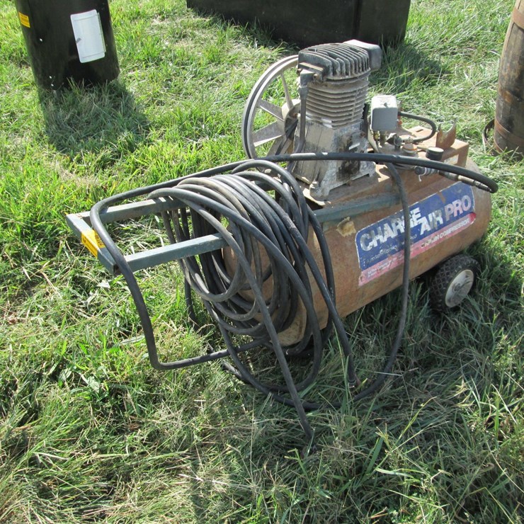 #46102 • Ingersoll Rand Air Compressor w/Hose INV#46102