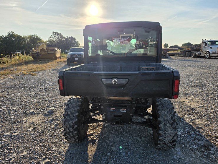 #25284-•-2022-can-am-defender-max-limited-hd10-motorcycle-image-10